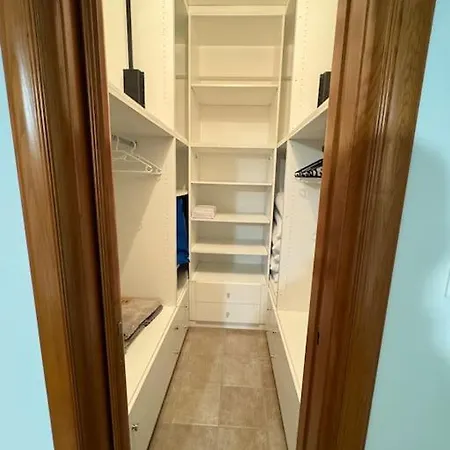 Apartment Sunny And Spacious Luxury House Pirgetos
