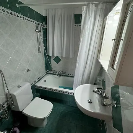 Sunny And Spacious Luxury House Apartment Pirgetos