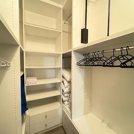 Sunny And Spacious Luxury House 公寓 Pirgetos