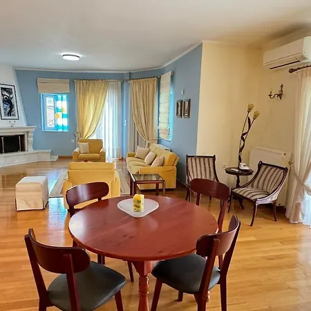 Sunny And Spacious Luxury House