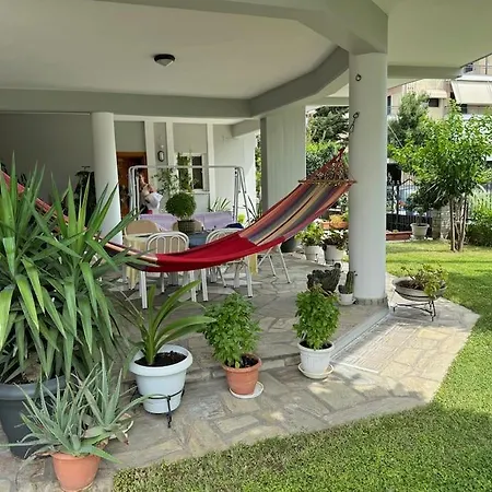 Sunny And Spacious Luxury House Pirgetos