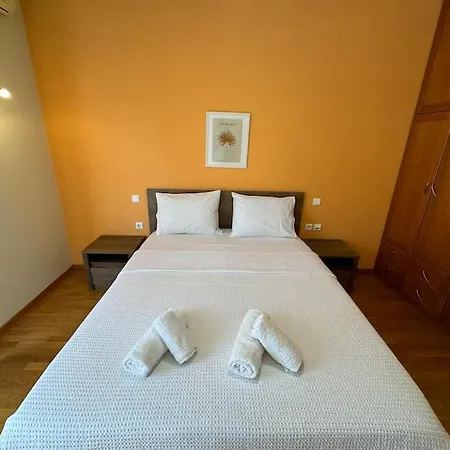 Sunny And Spacious Luxury House Apartment *