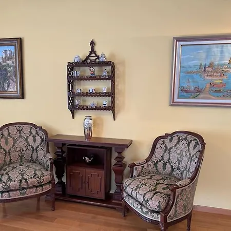 Sunny And Spacious Luxury House Pirgetos